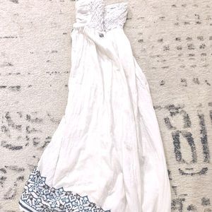 ROXY, BOHO, BEACH, SUMMER DRESS. Beautiful, strapless, embroidered edges.